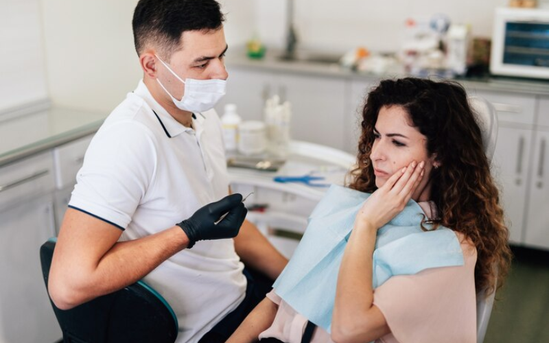 Emergency Dentistry for Cracked Tooth